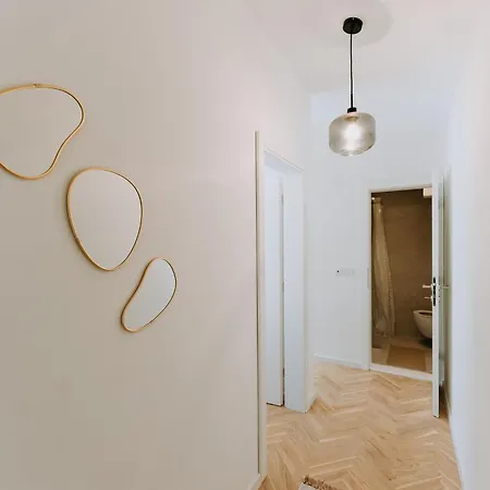 Boutique Old Town Apartment *
